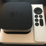 Bild på Apple TV 4K och fjärrkontroll