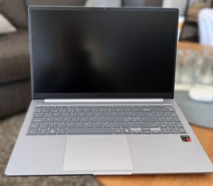 Bild på Samsung Galaxy book 4 med snapdragon processor