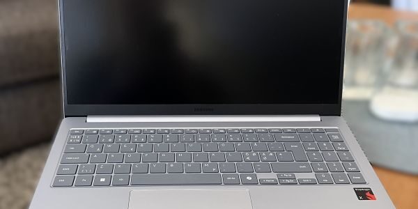 Bild på Samsung Galaxy book 4 med snapdragon processor