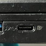 Bild på USB portar på en laptop